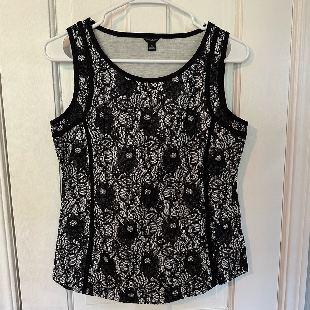 Ann Taylor Sleeveless black Lace Overlay Size S